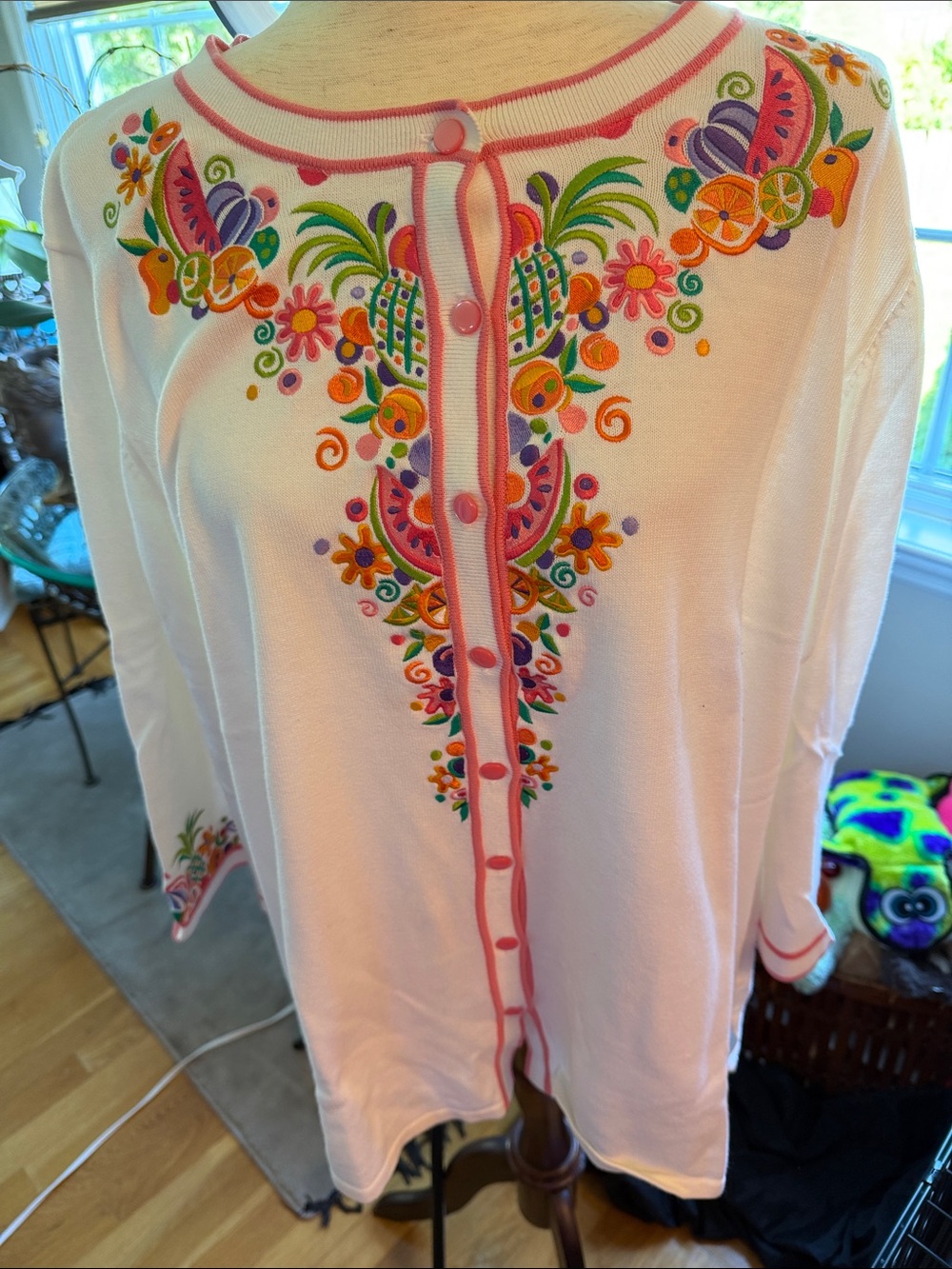 Like NEW Mackie Wearable art Embroidered Button-Front Sweater wPink Trim 3x